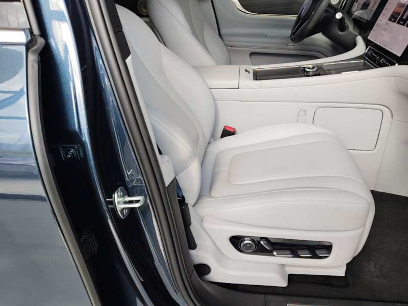 Used Hima AITO M9 2025 All-Electric Max Version 100 kWh 6-Seater — 24