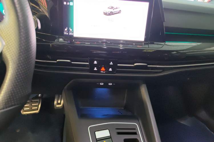 Used Volkswagen Golf 2023 Facelift 280TSI DSG R-Line Lite