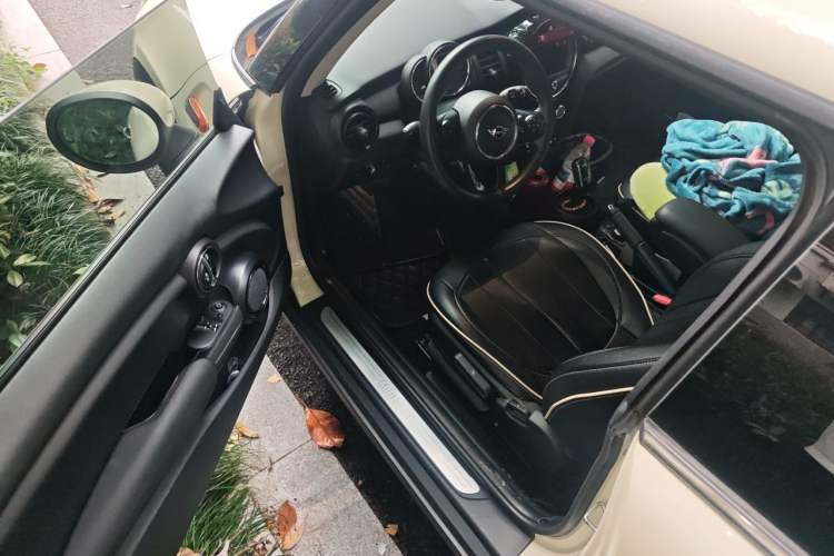 Used MINI 2018 1.5T ONE