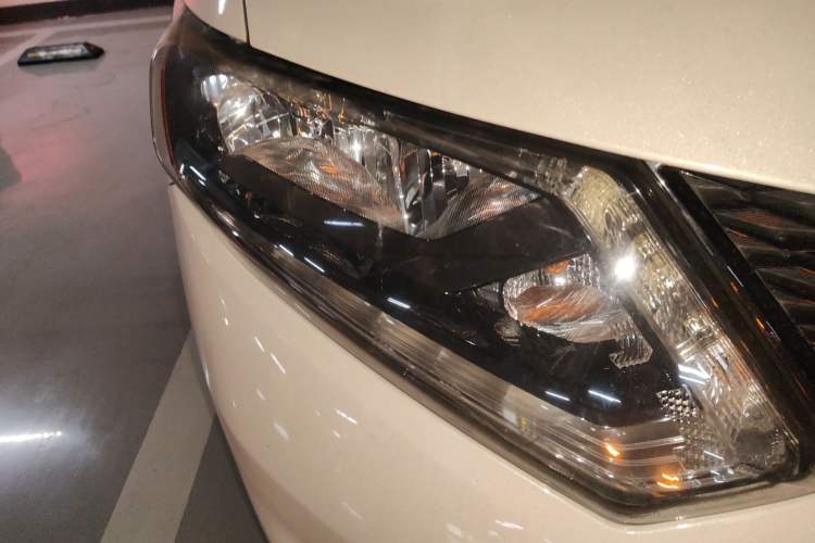 Used Nissan X-Trail 2014 2.5L CVT Luxury Edition 4WD
