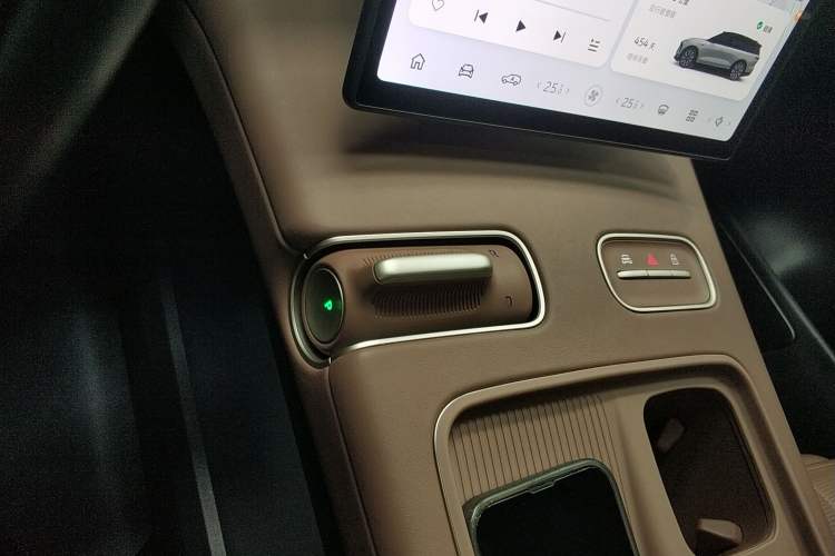 Used Nio ES8 2024 75 kWh Executive Edition