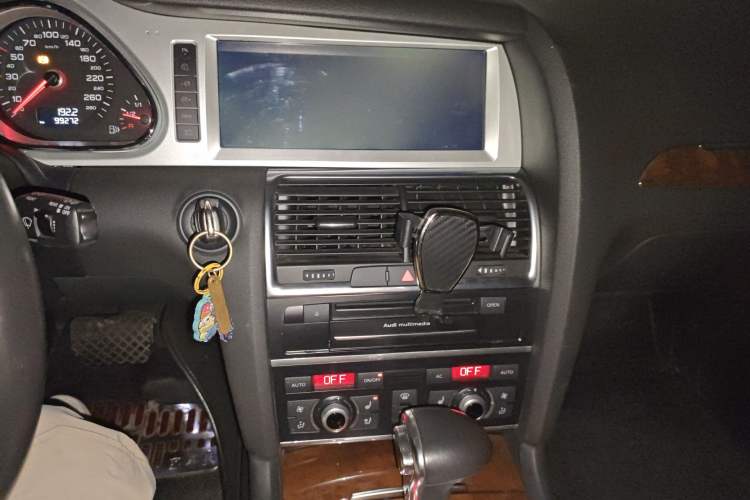 Used Audi Q7 
