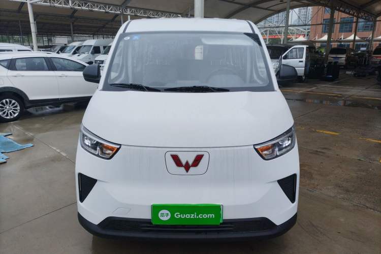 Used Wuling Yangguang 2025 Model 400km Bus Edition—Comfort Edition Front