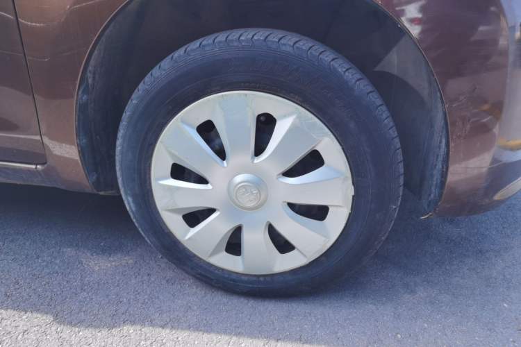 Used Venucia R30 2014 1.2L Manual Enjoyment Edition
