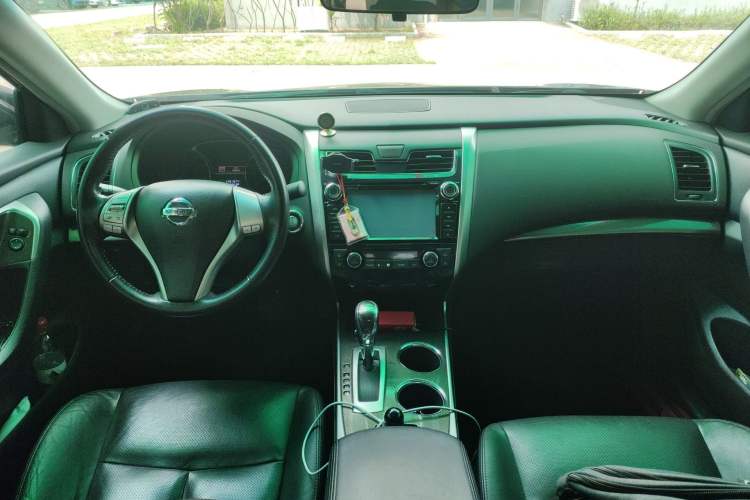 Used Nissan Teana 2013 2.0L XL Comfort Edition Center Console