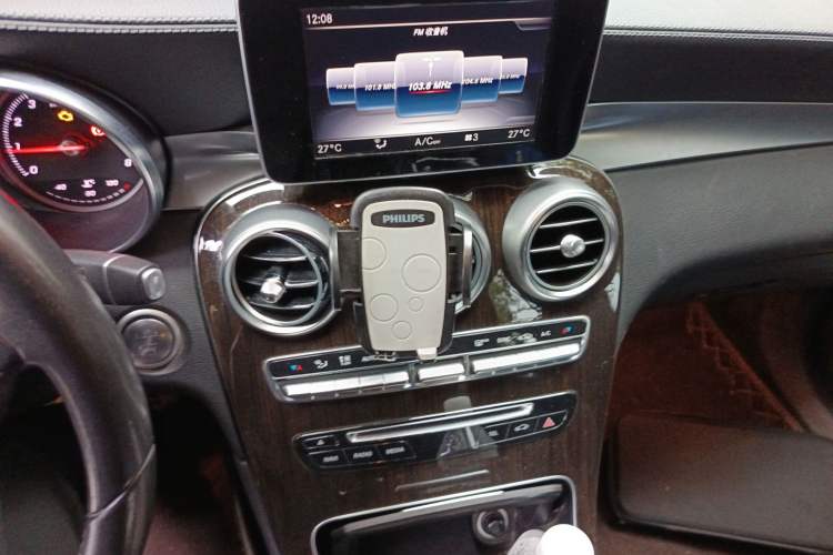 Used Mercedes-Benz GLC 2018 Facelifted GLC 260 4MATIC Dynamic Edition Audio And AC Panel