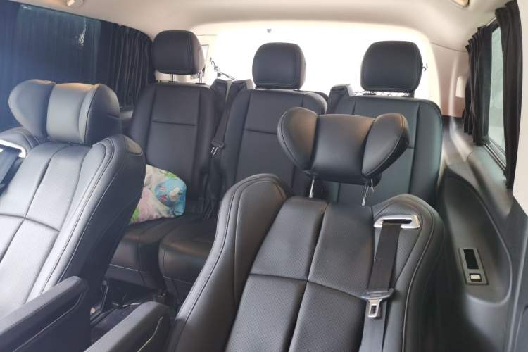 Used Mercedes-Benz Vito 2021 2.0T Elite Version 7 Seats Left Rear Seat