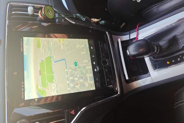 Used Roewe RX5 New Energy 2017 eRX5 50T Hybrid Connected Prestige Flagship Edition Audio And AC Panel