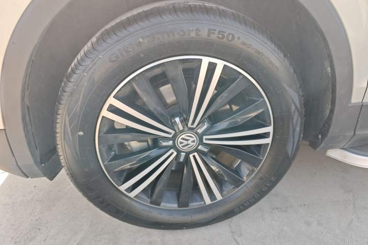 Used Volkswagen Tiguan L 2019 Revised Version 280TSI Automatic Two-Wheel Drive Panoramic Comfort Edition China VI Standard