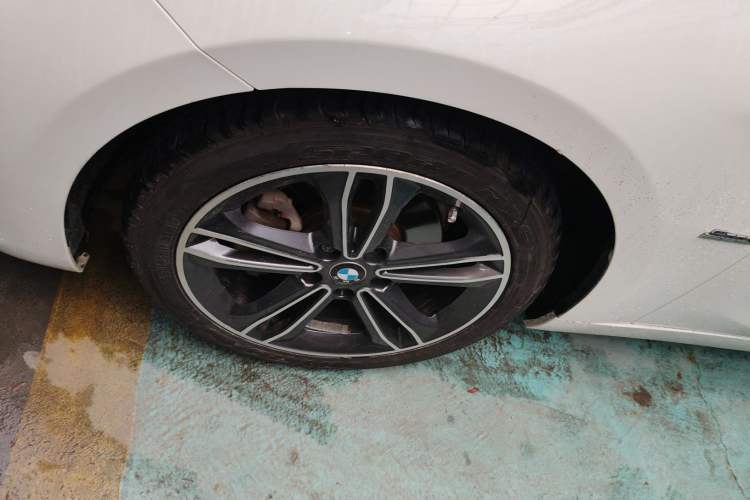 Used BMW 1 Series 2017 118i Sport Edition Left Front Wheel Hub
