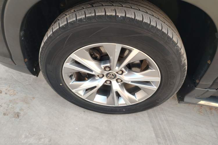 Used Toyota Highlander 2018 2.0T Two-Wheel Drive Elite Edition 7 Seats Emission Standard China V
