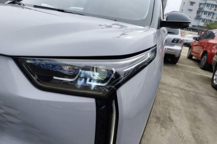 Used Chery New Energy Boundless Pro 2022 301km "Divine Beast" Version with Lithium Iron Phosphate