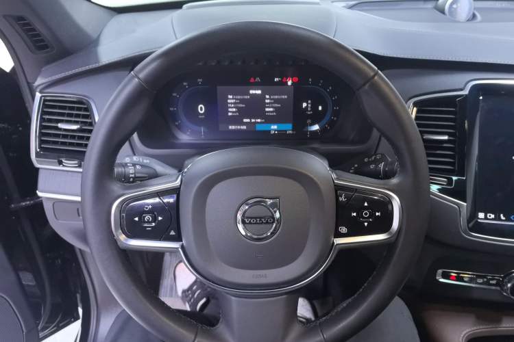 Used Volvo XC90 2023 B6 Zhiya Luxury 7-Seater
