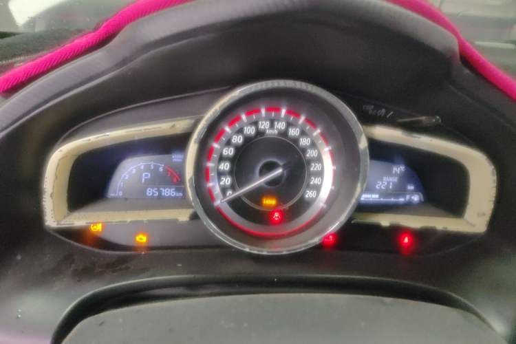 Used Mazda 3 Axela 2016 Sedan 1.5L Automatic Comfort Model
