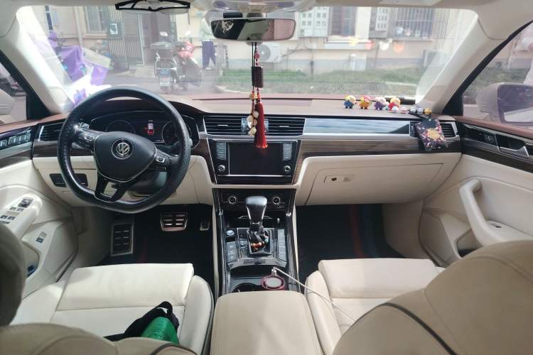 Used Volkswagen Phideon 2016 380TSI Two-Wheel-Drive Luxury Edition
