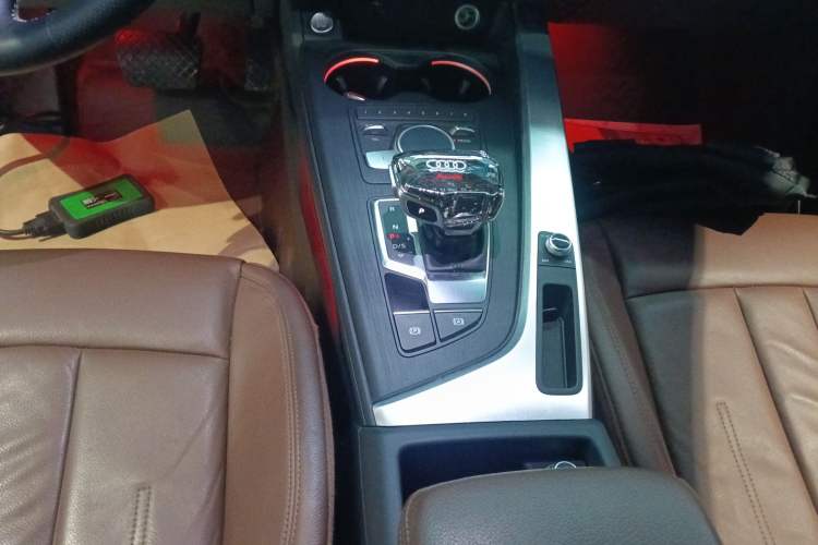 Used Audi A4L 2018 30th Anniversary Edition 40 TFSI Fashion Model
