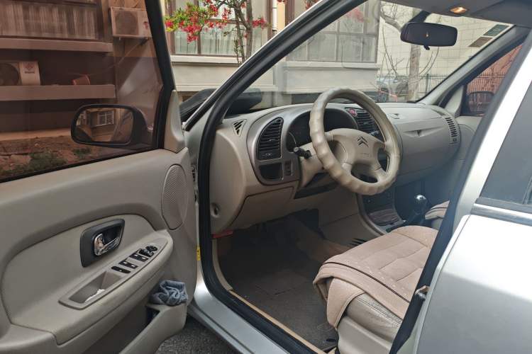 Used Citroen Elysee 2013 Sedan Classic 1.6L Manual Tech Model CNG