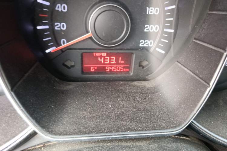 Used Kia K2 2015 Sedan 1.4L MT GLS