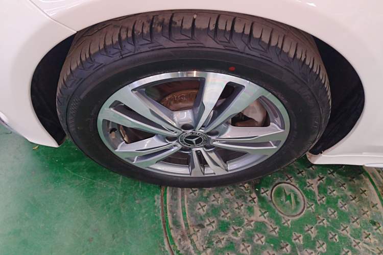 Used Mercedes-Benz C-Class 2018 C 200 L Sport Edition Left Front Wheel Hub