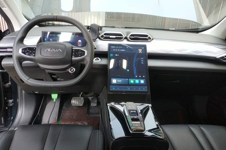 Used Dongfeng Aeolus Mage 2023 DH-i 1.5T Luxury Edition Center Console