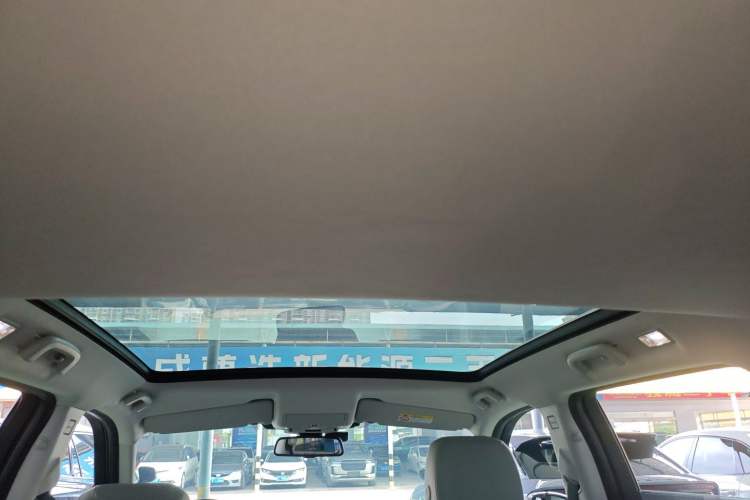 Used Land Rover Discovery Sport 2019 240 PS SE Version China VI Standard