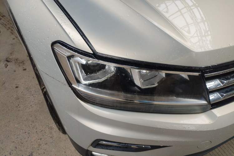 Used Volkswagen Tiguan L 2020 330TSI Automatic Two-Wheel Drive Smart Luxury Edition China VI Standard Right Front Headlight