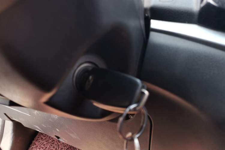 Used Cowin E3 2018 1.5L Manual Luxury Model