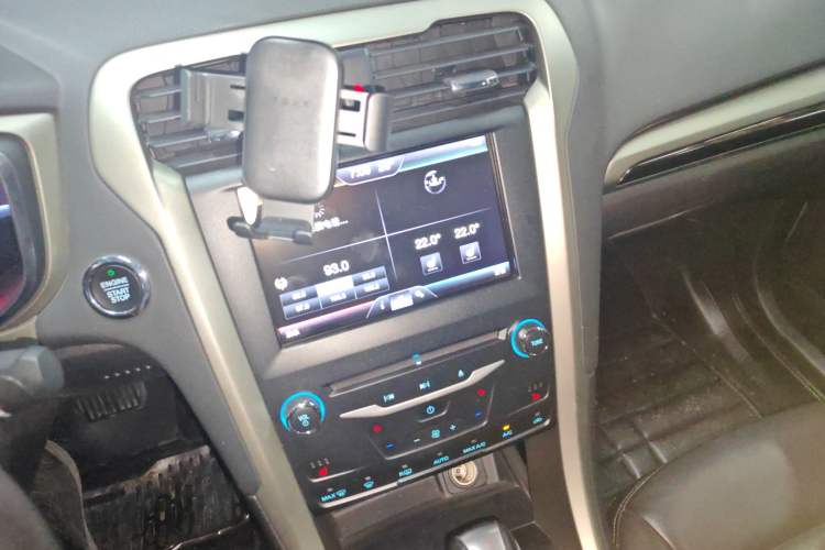 Used Ford Mondeo 2013 2.0L GTDi 200 Luxury Model Audio And AC Panel