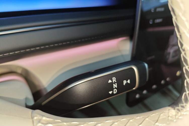 Used Nio ES8 2026 Model 6-seat Executive Luxury Edition Gear Lever