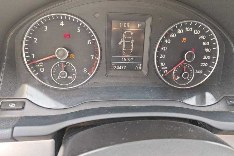 Used Volkswagen Sagitar 2011 1.4 TSI Automatic Luxury Edition
