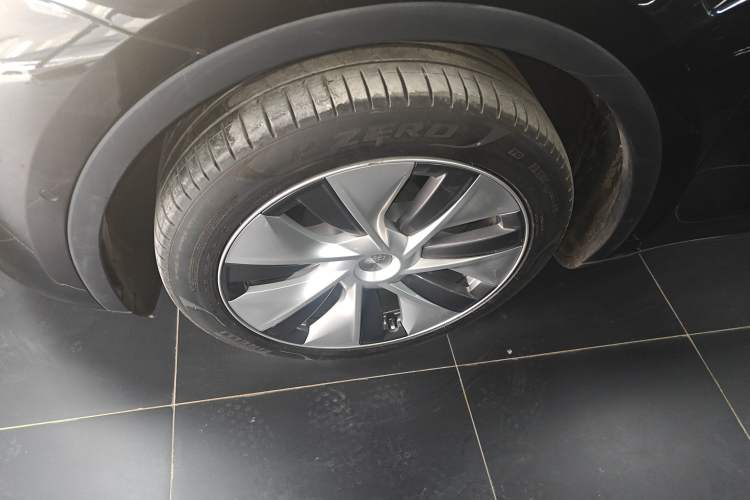 Used Tesla Model Y 2022 Revised Version Rear-Wheel Drive Left Front Wheel Hub