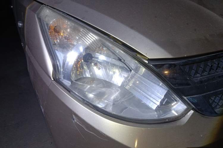 Used Wuling Rongguang V 2018 1.5L Standard Version Right Front Headlight