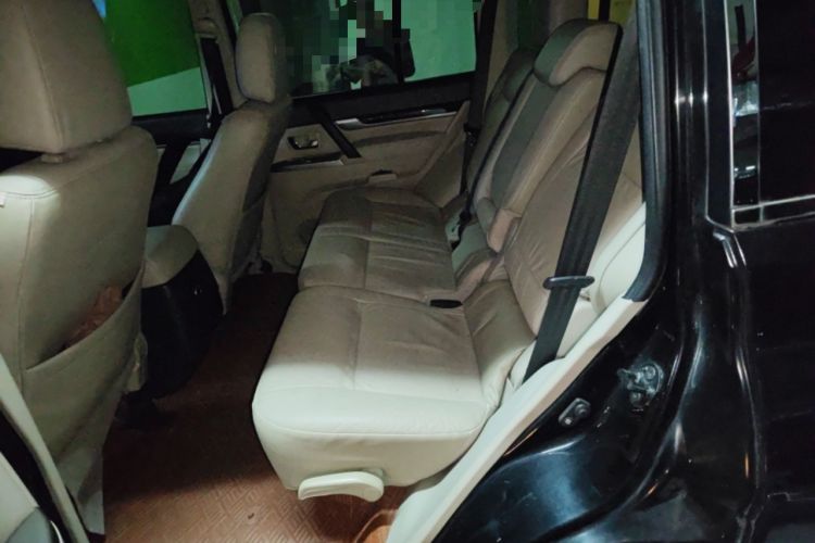 Used Mitsubishi Pajero  Left Rear Seat