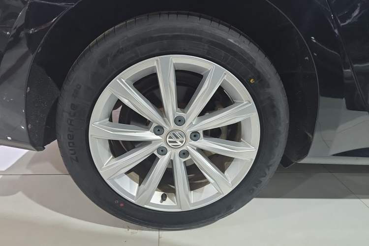 Used Volkswagen Passat 2017 330TSI DSG Luxury Edition
