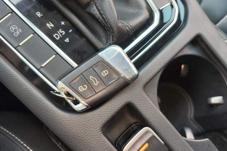 Used Volkswagen Magotan 2020 330TSI DSG Leading Model
