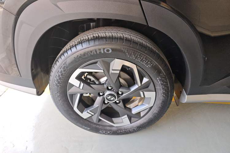 Used Hyundai ix35 2023 Musso 2.0L Deluxe Edition DLX
