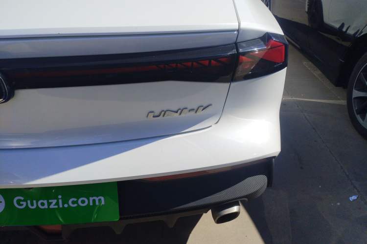 Used CHANGAN UNI-V 2022 1.5T Prestige Version Right Rear Taillight