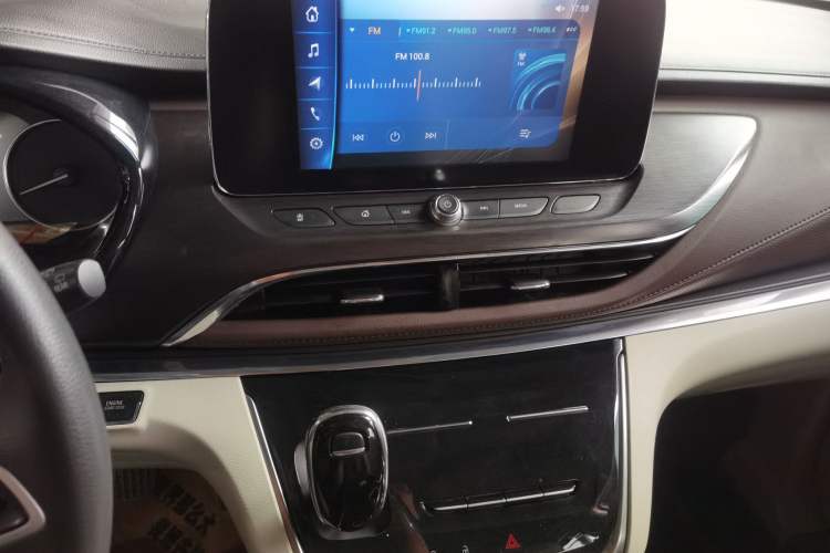 Used Buick GL8 2021 Land Cruiser Executive Class 652T Comfort Model Audio And AC Panel