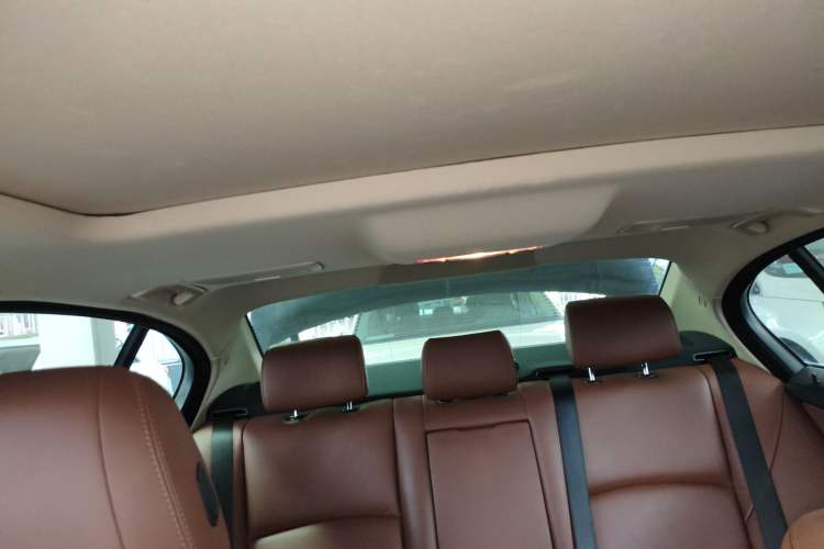 Used BMW 5 Series 2017 525Li Leading Model
