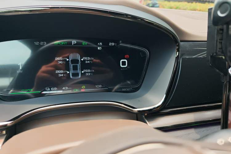 Used BYD Han 2020 DM Four-Wheel Drive Performance Edition Prestige Model Odometer Close Up