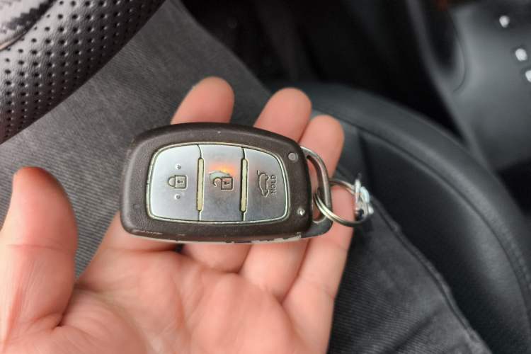 Used Hyundai ix35 2015 2.0L Automatic 2WD Smart Version China V Standard
