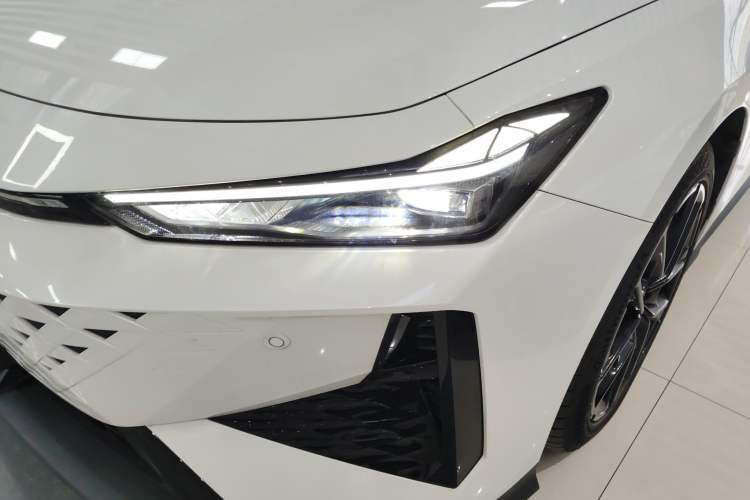 Used CHANGAN UNI-V 2024 1.5T Prestige Edition