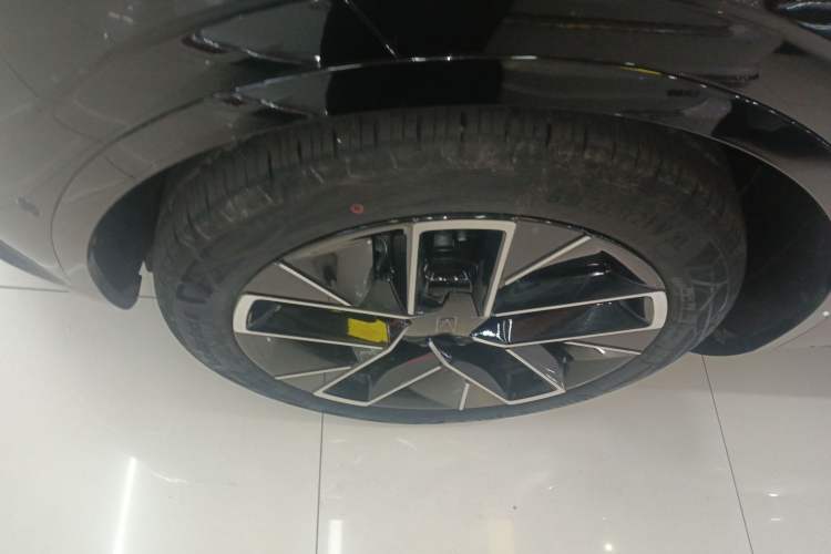 Used Avatr 11 2025 Year Updated Max Extended-Range Version