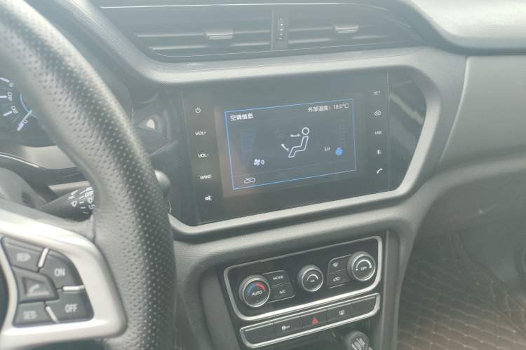 Used Chery Tiggo 3 2016 1.6L Manual ZhiShang Edition Audio And AC Panel