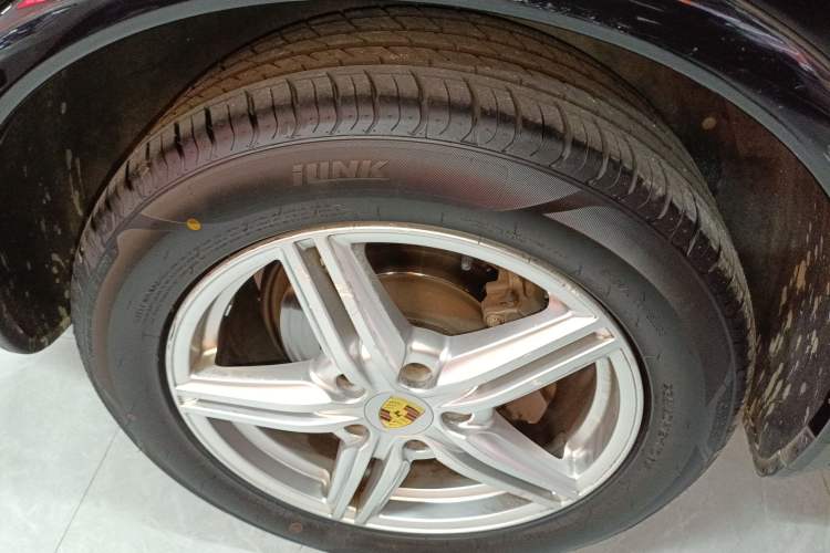 Used Porsche Cayenne 2016 Cayenne Platinum Edition 3.0T