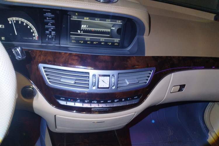 Used Mercedes-Benz S-Class 2010 S 300 L Luxury Model