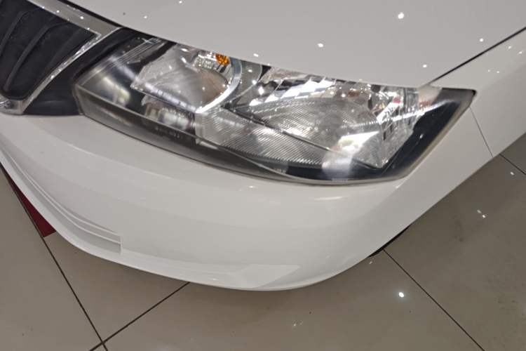 Used Skoda Rapid 2015 1.6L Automatic Enjoyment Selection Model Left Front Headlight