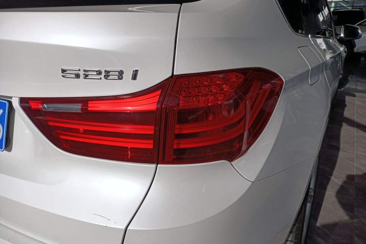 Used BMW 5 Series GT 2017 528i Leading Model
