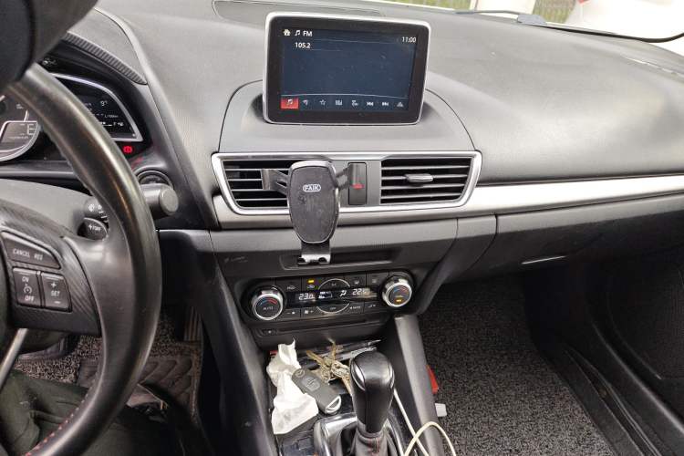 Used Mazda Mazda 3 Axela 2014 Hatchback 2.0L Automatic Flagship Model