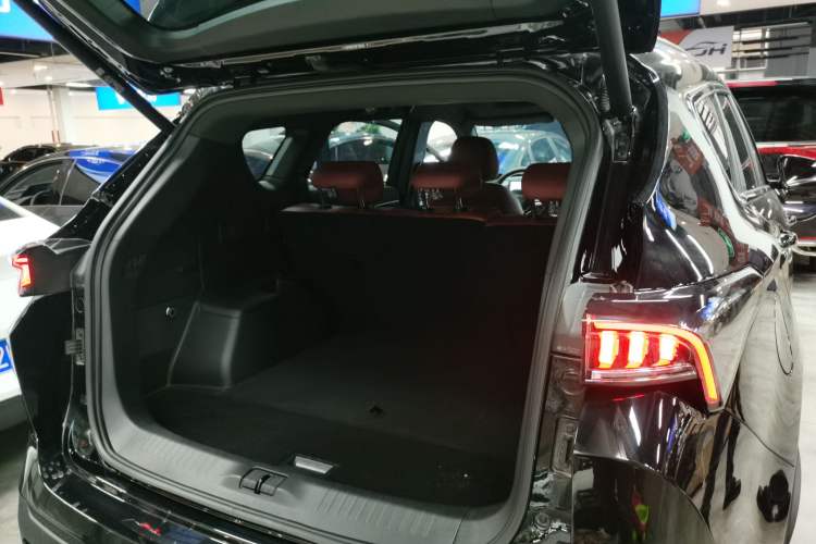 Used JETOUR X70 PLUS 2025 1.5T Luxury Dynamic Edition 5 Seats